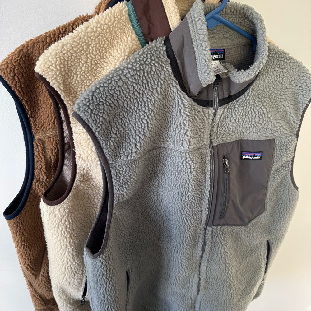 2 PC Bundle - Patagonia Fleece Vests in Gray and Cream